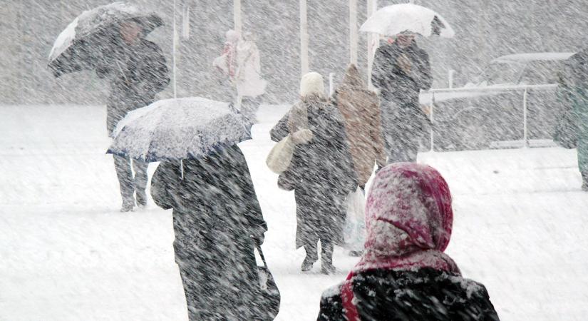 Elő a szánkót: Ennyi hó fog esni hétvégén a meteorológus szerint