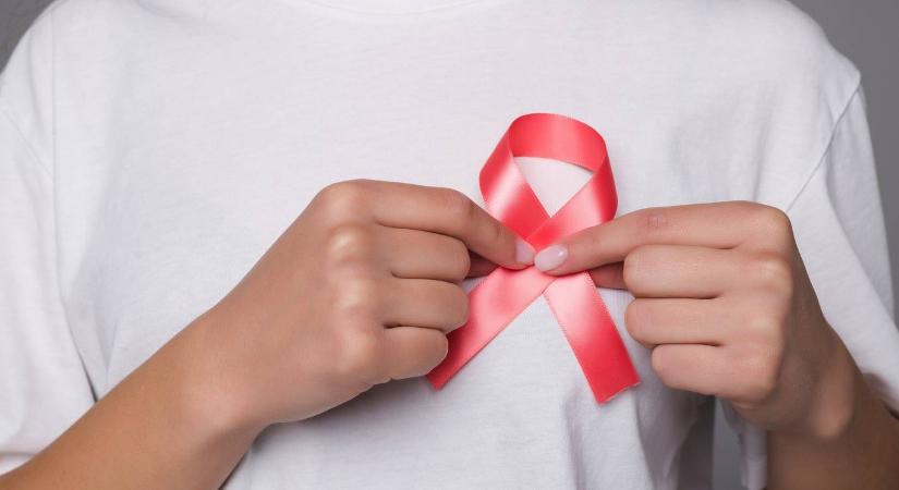 Az orvos figyelmeztet: túl sok nő hagyja figyelmen kívül ezeket a jeleket, pedig mellrák tünet is lehet