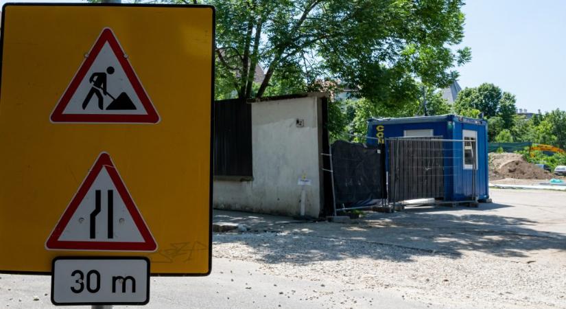 Továbbra is lejtmenetben a beruházások