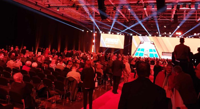 Elhalasztják a Fidesz tisztújító kongresszusát