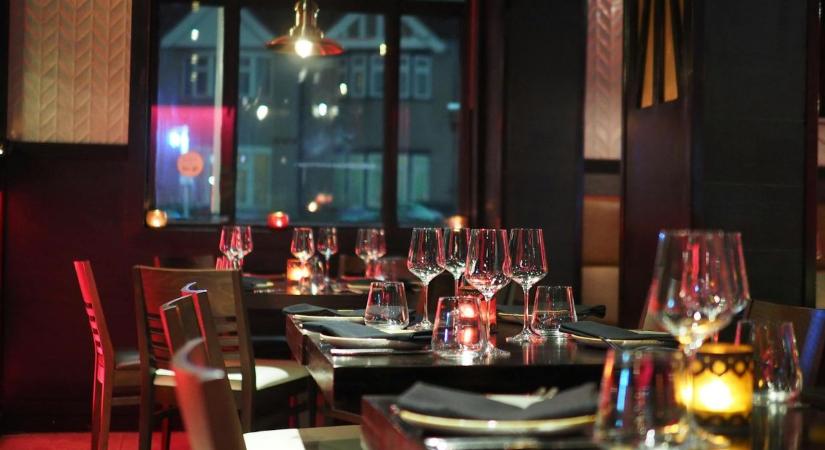 Így kérj csapvizet étteremben – udvariasan, sikerrel