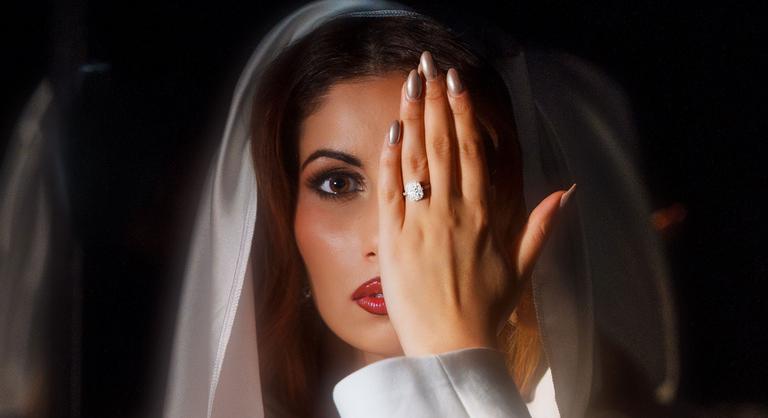 Eljegyezték Radics Gigit, amit egy új dallal ünnepel