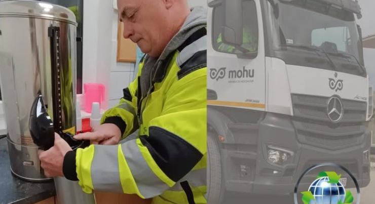 A kukások forró teával indulnak a napi járatra