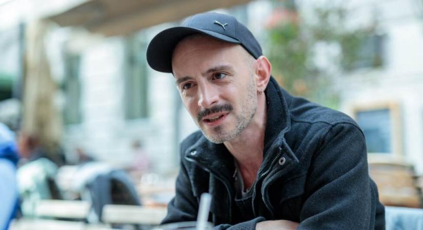 „Semmiképpen sem adhatom fel közben önmagam” – Interjú Ivanics Tamással