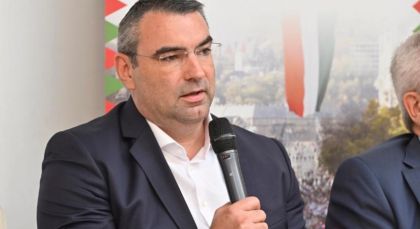 Az EU a tagállamok pénzét herdálja el egy korrupt államra – közölte ifj. Lomnici Zoltán