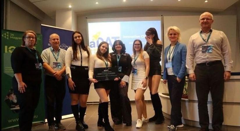 Értem én, hogy babakocsi, na de mi hajtja? A közgazosokét például napelem