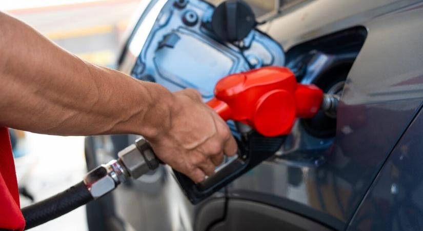 Csökken a benzin ára szombattól