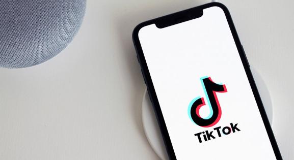 Egy teljesen értelmetlen TikTok-szleng lett az év szava 2025-ben