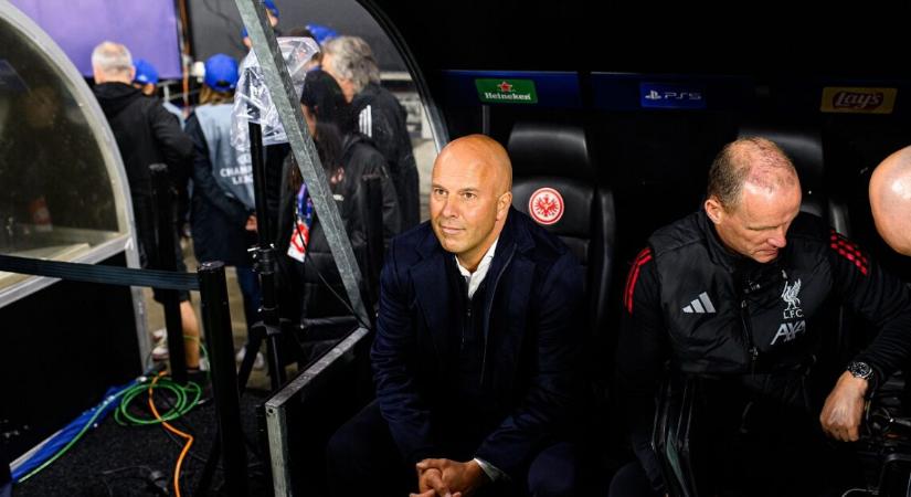 A Liverpool edzője azt mondja, nem gondolnak a bajnoki címre