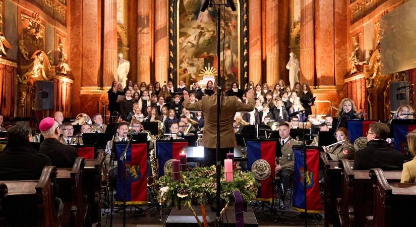 Ismét meghallgathatjuk a fehérvári katonazenészeket