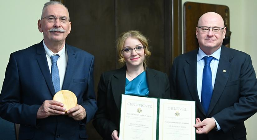 Innovatív kutatómunkát ismert el a Debreceni Egyetem