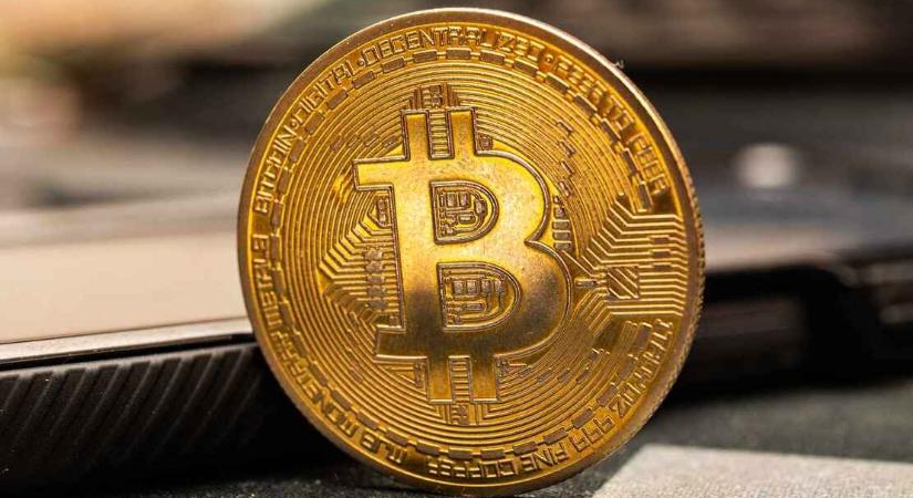 Extrém félelem és pánik: 82 000 dollár alatt is járt a Bitcoin