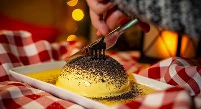 Osztrák hangulat a Városligetben – A RundO Hüttében házi gőzgombóc és ropogós Wiener Schnitzel vár