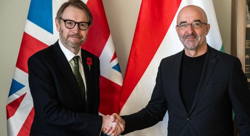 Megható pillanatok: József Attila-idézettel köszöntött az új brit nagykövet (VIDEÓ)