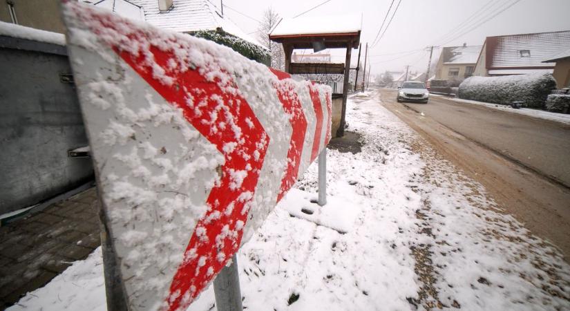 Megjött a tél Veszprém megyébe: csúsznak az utak, estétől újabb havazás jöhet