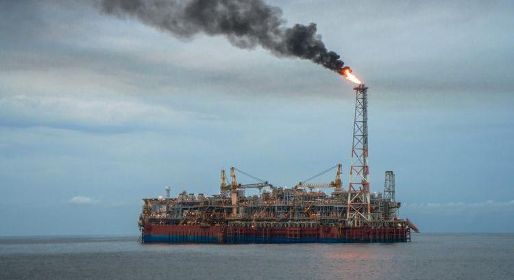 Munkába állt a gigantikus úszó olajkitermelő