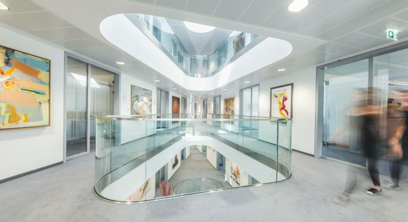 A felismerhetőség határterületeit villantja fel a STRABAG művészeti gyűjteménye