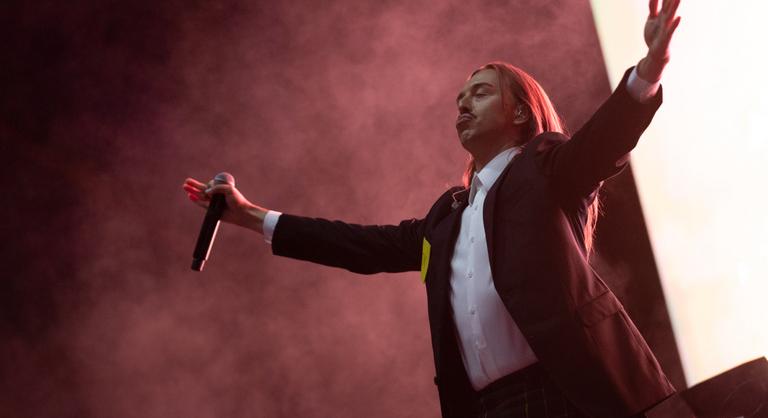 Olyan történt Budapesten, hogy még a nők bajsza is kinőtt