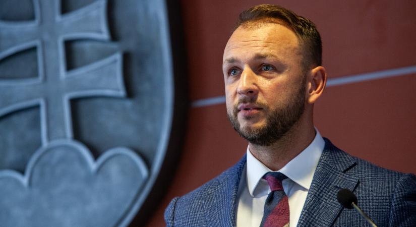 Šutaj Eštok: Hiba példaképet csinálni a trágár üzenetet író diákból