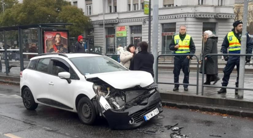 Sokkoló baleset Újbudán: hajszálon múlt a tragédia