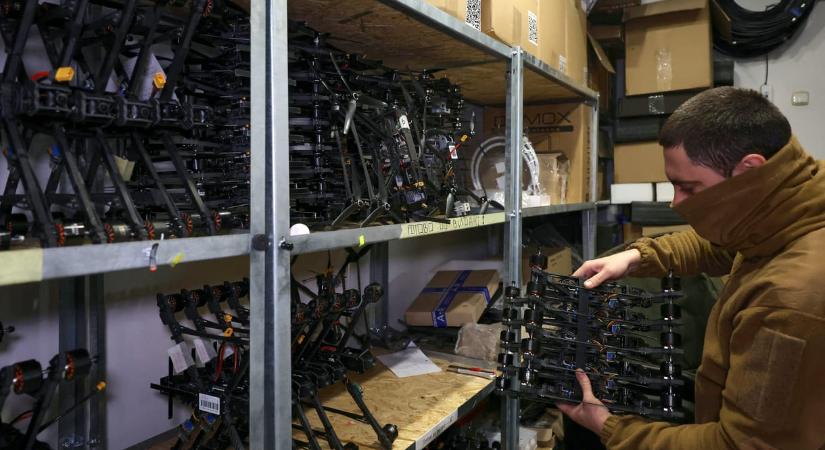 Dróntámadások: Ukrajnában többen meghaltak, Oroszországban repülőtereket zártak le