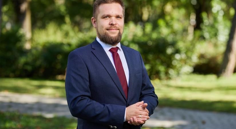 Azonnal hatállyal menesztette Pintér Bence a városrendészekkel balhézó polgármesteri megbízottat