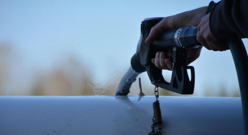 Áttörte a lélektani határt a dízel ára