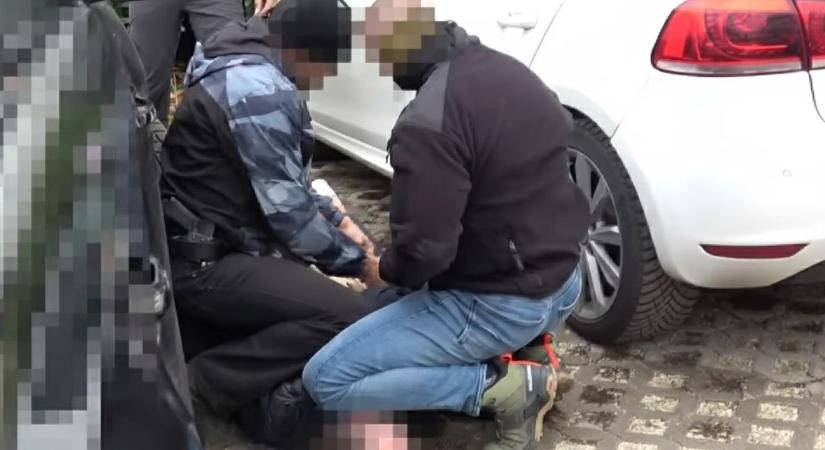 Parkolóból raboltak el egy idős férfit