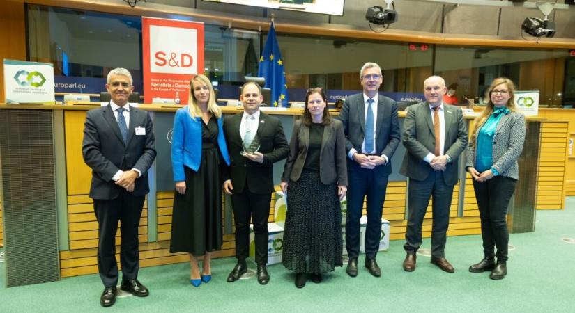 Nemzetközi elismerést kaptak a szentesi termelők – Innovációs díjat nyert a DélKerTÉSZ mentorprogramja