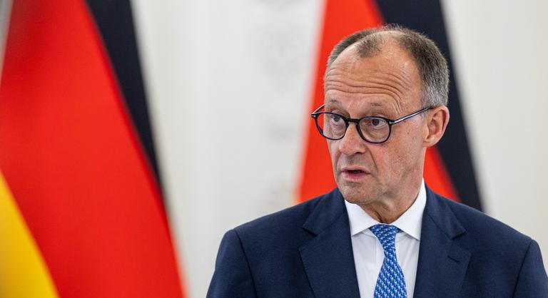 Rendkívüli egyeztetésbe kezdett a német kancellár Donald Trumppal és Volodimir Zelenszkijjel