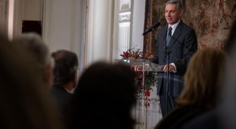 Lázárék új és Svájcban már leselejtezett vonatokat is vesznek