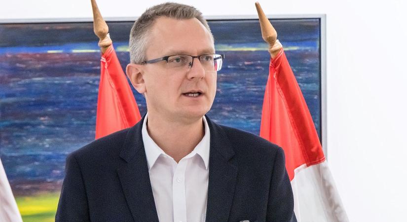 Minibölcsőde épült kemencén – az új intézményt Rétvári Bence adta át