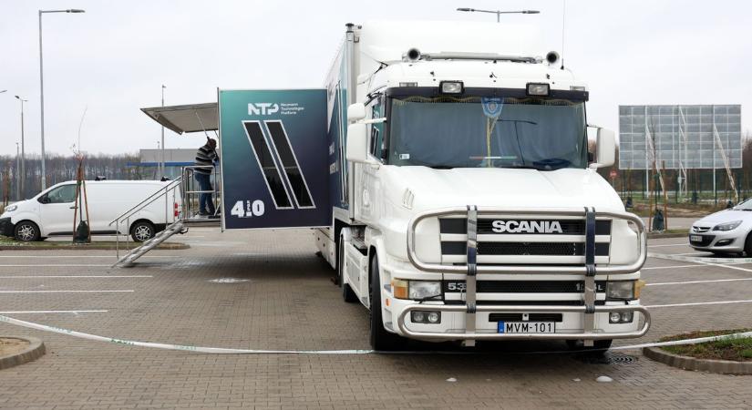 Egy kamionnyi fejlesztés érkezett Kaposvárra