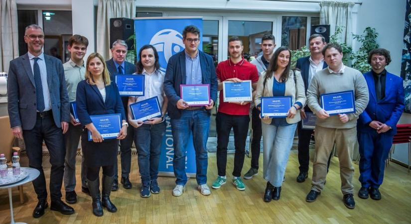 Díjazták Nagy Gergely Miklós és Molnár Vilmos 24.hu-n megjelent cikkeit!