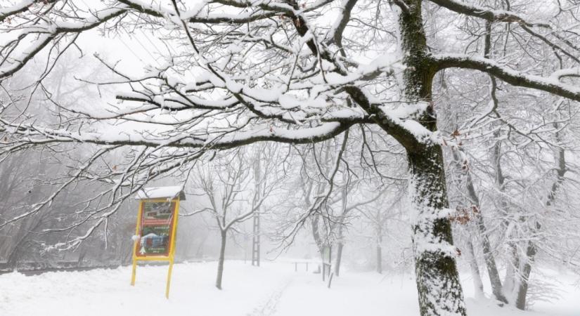 Dobogókő már fehérbe borult - Mikor, hol és mennyi hó várható a hétvégén?