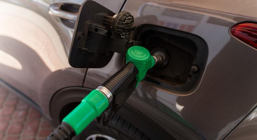 Benzinár-csoda a hétvégén: végre csökken a benzin ára, de a gázolaj 602 forinton ragadt