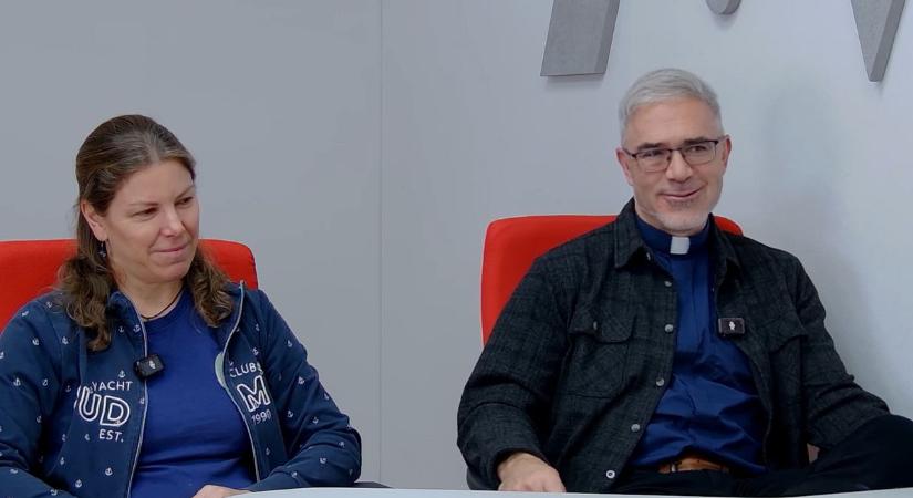 Kikötő Klub – Ahol a Hit Életmóddá Változik!