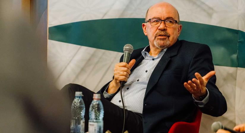 Hol van A nem létező ország? – Markó Bélát kérdeztük prózakötetéről