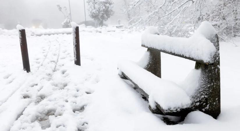 Megjött az idei első nagy havazás Dobogókőn, de máshol is kaptunk az égi áldásból - galéria