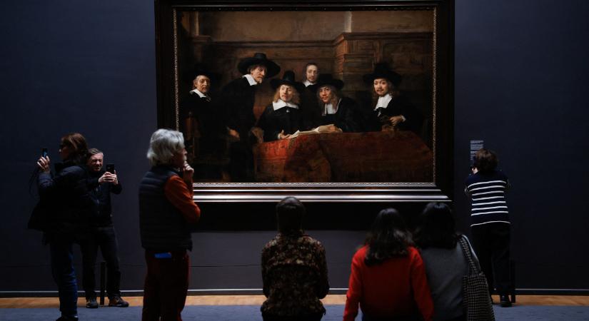 Az amszterdami Rijksmuseumban azt vizsgálják, miként hat a művészet a Parkinson-kórban szenvedőkre