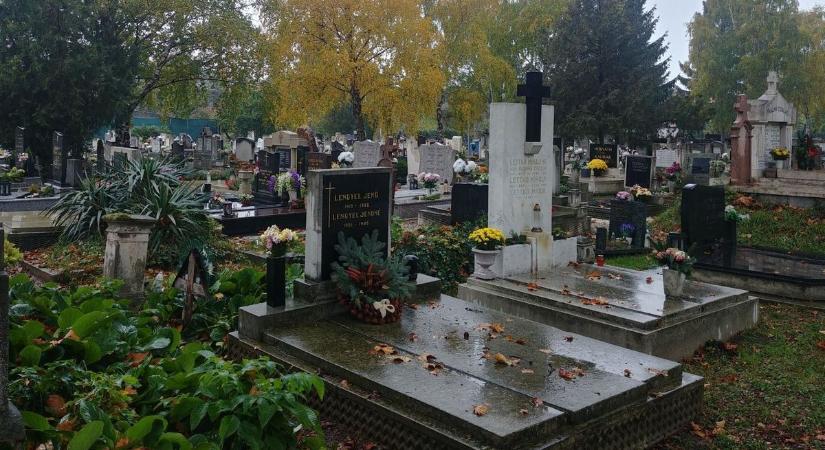 Ideiglenesen lezárják a temetői kutakat Győrben