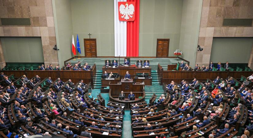 Lengyelország megerősíti a Balti-tengeri haderejének jogkörét