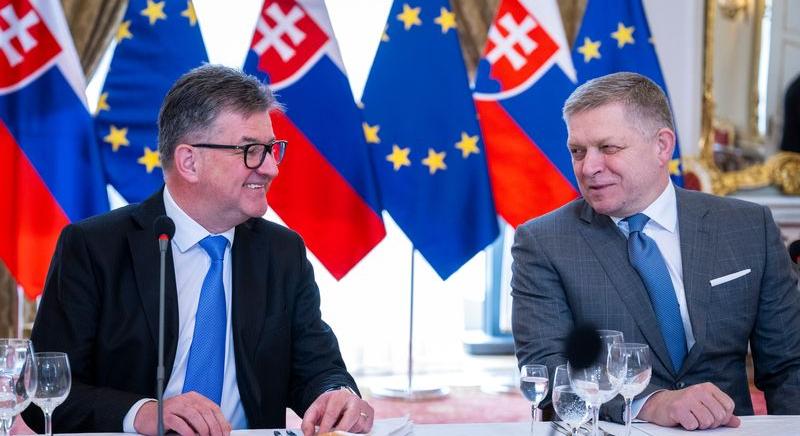 Fico az Epstein-ügyről: Egyelőre nem látok semmit, ami kompromittálná Lajčákot
