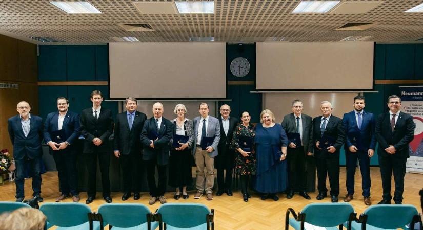 Ez a 12 szakember kapta a Neumann Társaság idei díjait