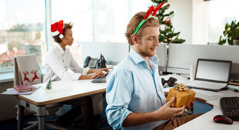 Minden borul decemberben a legújabb munkaszüneti napok miatt, két szabadnapot is kapunk