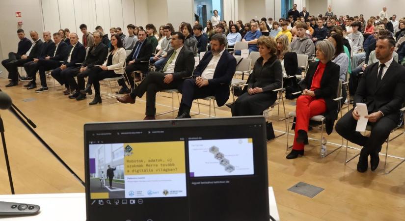 A félelem már oldódik – a mesterséges intelligencia nem veszi el a munkát, a gőzgépek se vették el (galéria, videó)