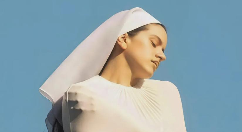 A popzene új megmentője csak Isten előtt akar dögös lenni