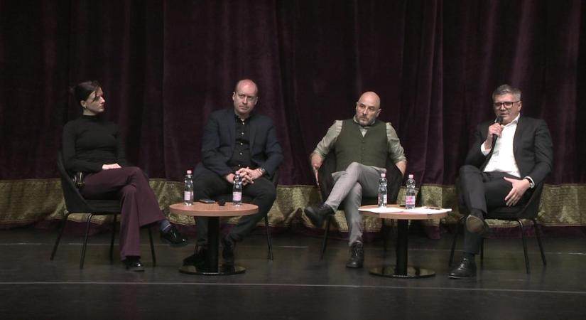 Társulati ülést tartott a Csokonai Színház: bemutatták az ötéves tervet – videóval