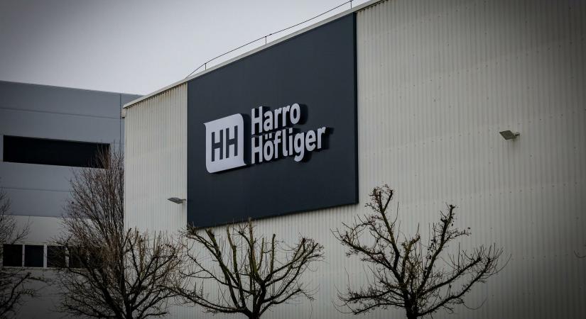 Csúcstechnológiás gyógyszeripari gépgyártó üzemet adtak át Debrecenben