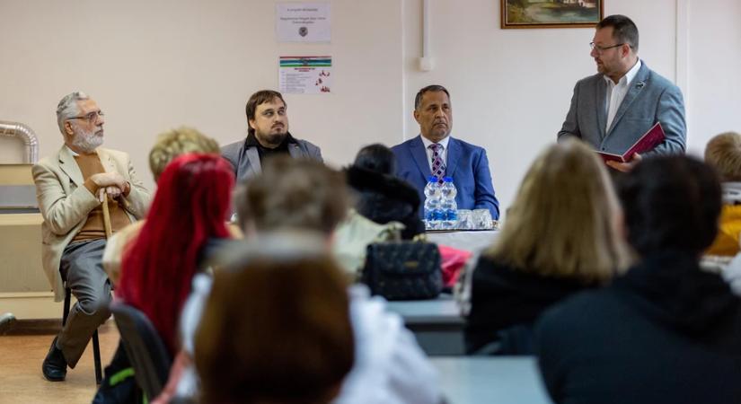 Fafaragástól bodagig – roma értékek bemutatója a fiataloknak